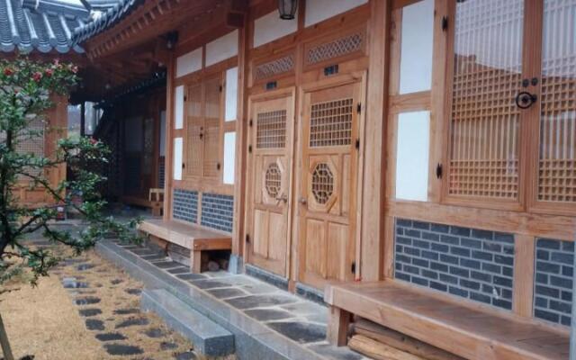 Suncheon Sagyejeol Haeoreum Hanok Pension