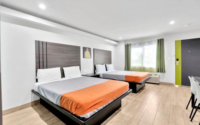 Exclusivo Inn & Suites