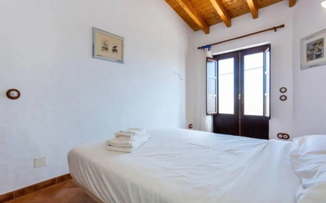 Sagres Chimneys House