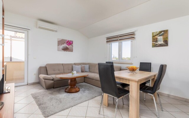 Awesome Apartment in Valbandon With Wifi and 1 Bedrooms