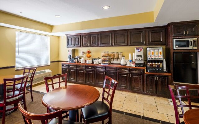 GreenTree Inn Houston IAH Airport