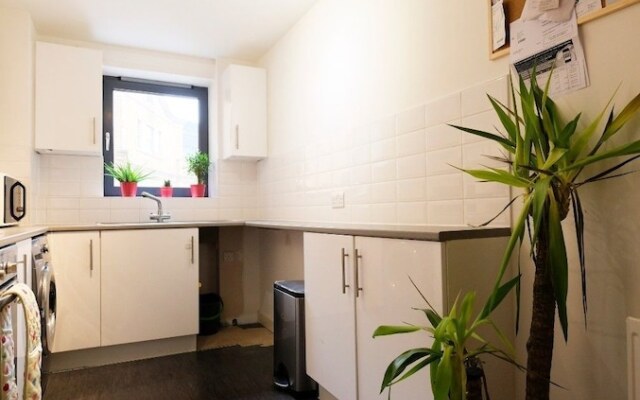 2 Bedroom Flat in Zone 1