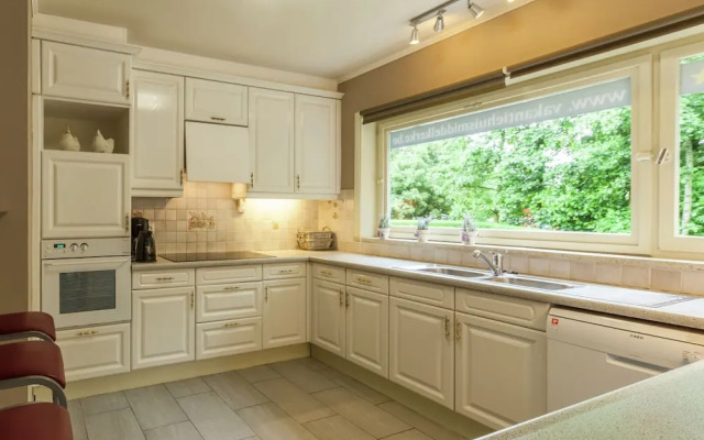 Luxury Villa with Sauna & Hot Tub in Middelkerke