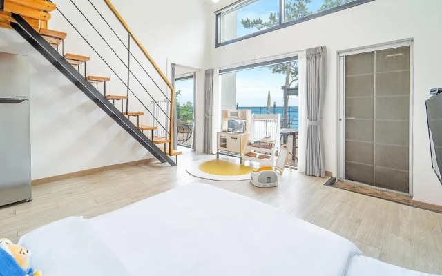 Yeosu Sea&blue Family Pension