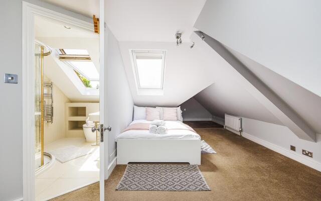 London House Sleeps 12 Free Parking Wifi