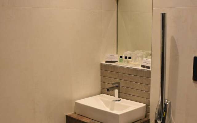 Carlton Hotel