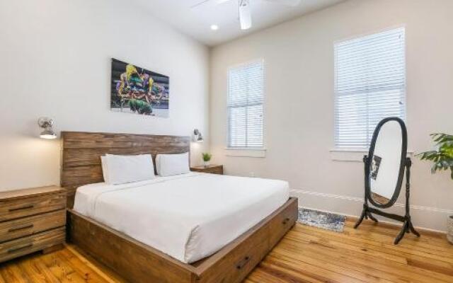 3BR Loft on Carondelet by Hosteeva