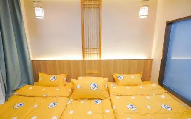Rest bounded Hotel