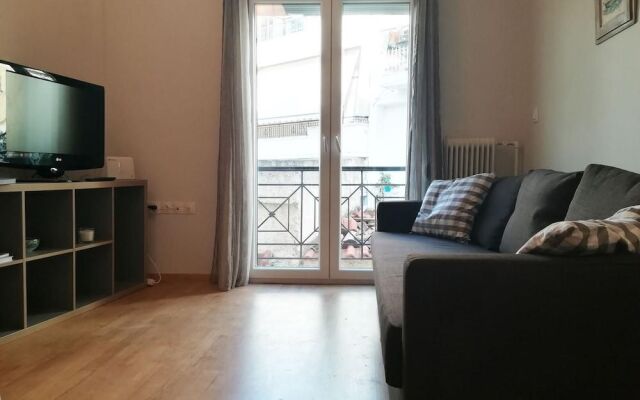 Elegant Apartment In Petralona