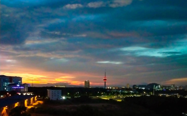 ZilleVille Studio Suite Seaview With Balcony at Imperium Residence