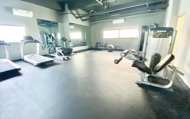 Luxury 1br , Pool, Gym, Close Agora Mall