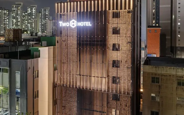 Two H Hotel