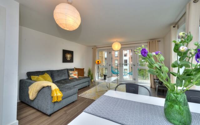 Executive Oakgrove Apartment