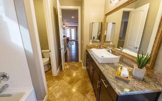 Pueblo Viejo by AvantStay | 5min Drive to Old Town - Sleeps 14