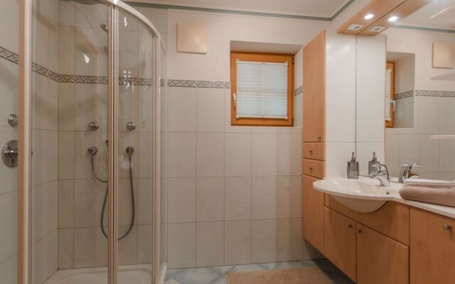 Apartment Lena 37 Königsleiten 18288