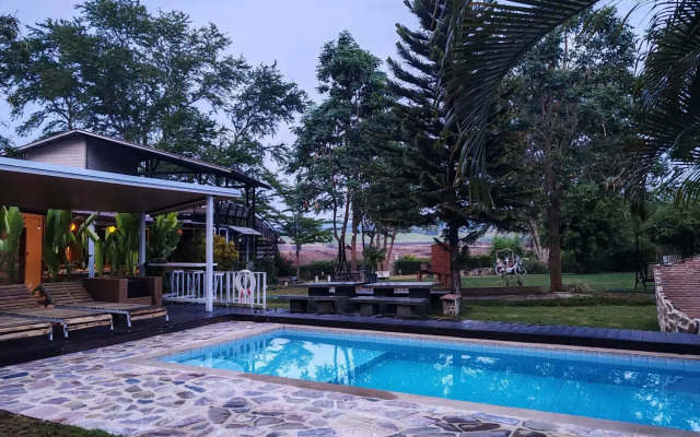 Les Collines Resort