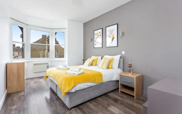 Modern Executive Apartment Peterborough