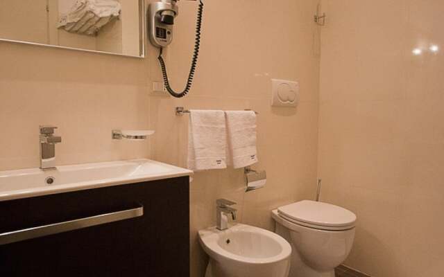 Rome Armony Suites - Deluxe Room