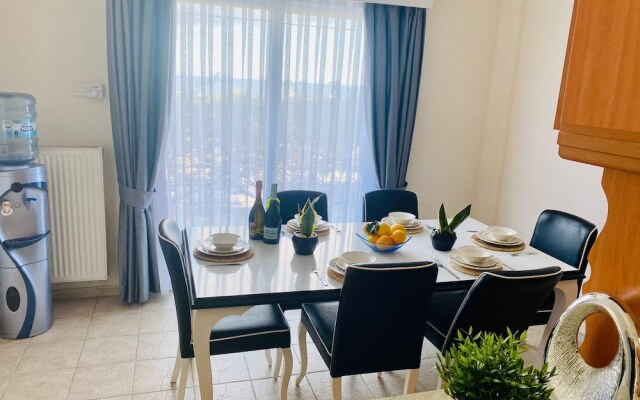 Villa Green Palace, Private Pool, Sea & Mountain Views , Spacious & Beautiful