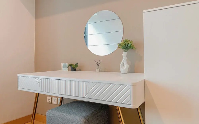 Fully Furnished 2Br At Apartment Capitol Suites