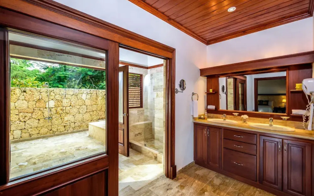 Luxurious Villa