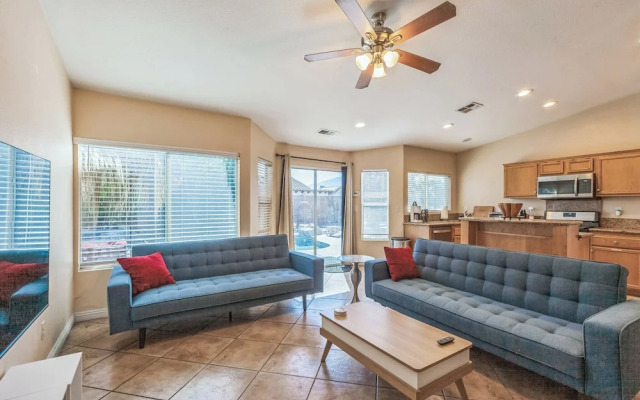 4BR-Retro Game Room-Theater-Pool & Spa