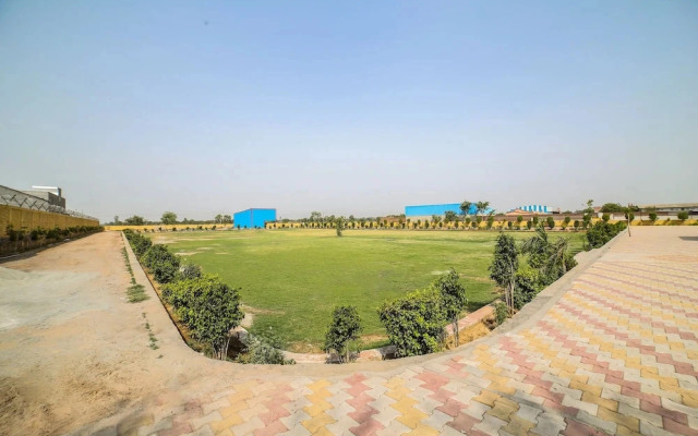 Muni ji Restaurant & Hotel by OYO Rooms