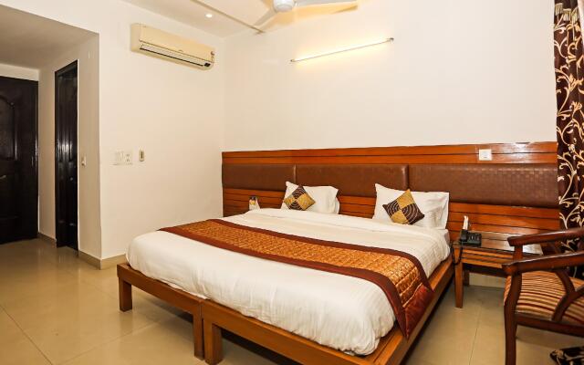 OYO 8337 DLF Phase 4