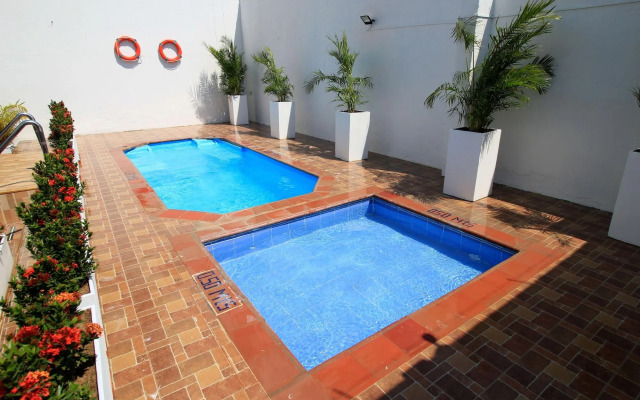 Hotel Rodadero Inn By GEH Suites