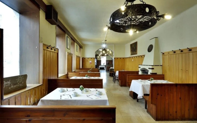 Mate Dependance Hotel