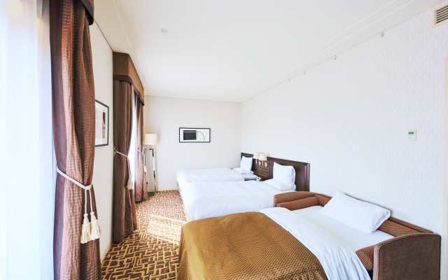 Okura Chiba Hotel