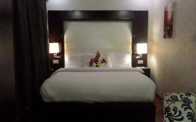 Larry Mitchelle Suites