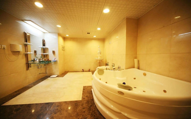 Century Plaza Qidu Hotel