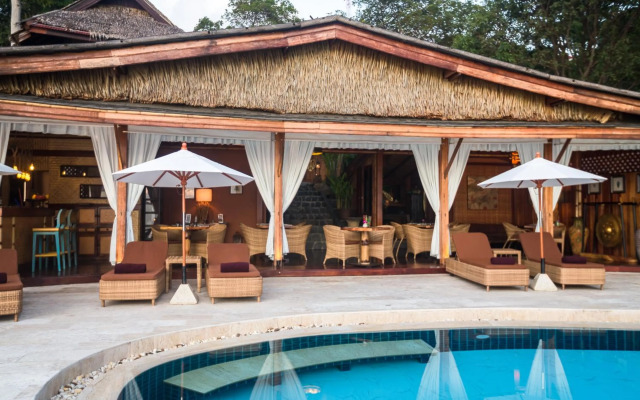 Beyond The Blue Horizon Villa Resort