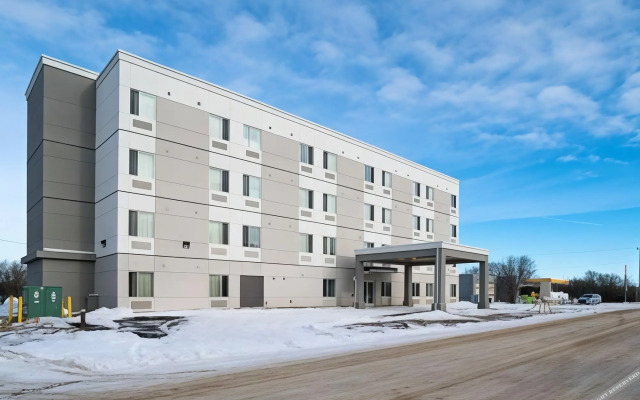 Studio 6-Bruderheim, AB