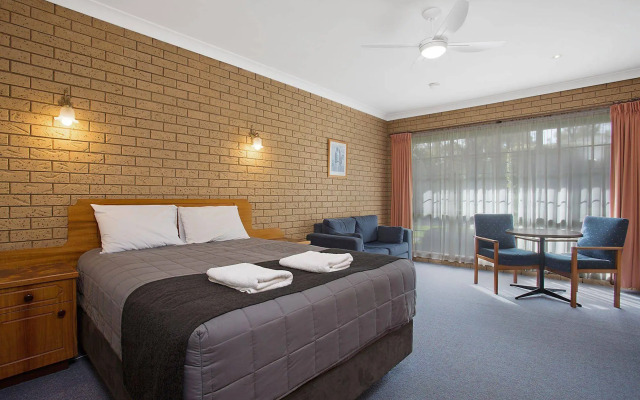 Manifold Motor Inn