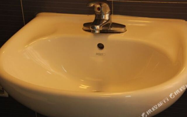 百时快捷酒店(北京欢乐谷店)