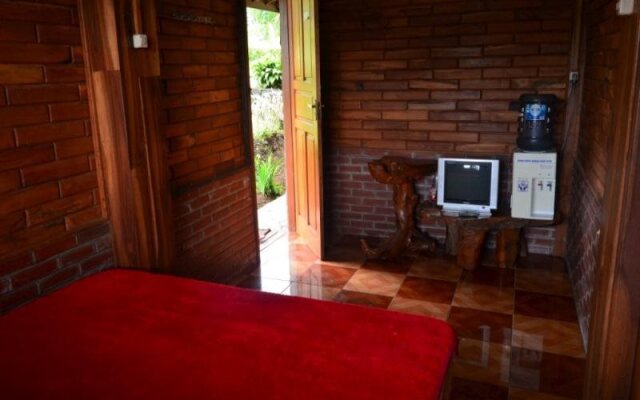 Villa Rumah Kayu (Java Joglo)