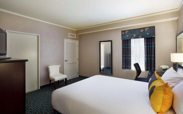 Juniper Hotel Cupertino, Curio Collection by Hilton
