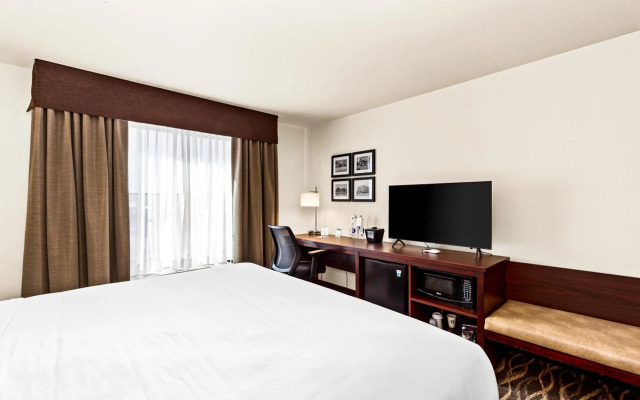 Cobblestone Hotel & Suites - Superior Duluth