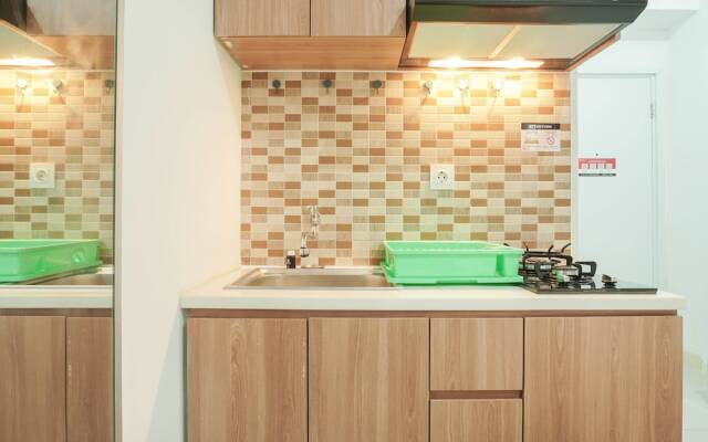 Lovely and Strategic Studio at Green Pramuka Apartment