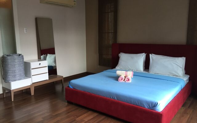 Beachfront Family Penthouse Hua Hin