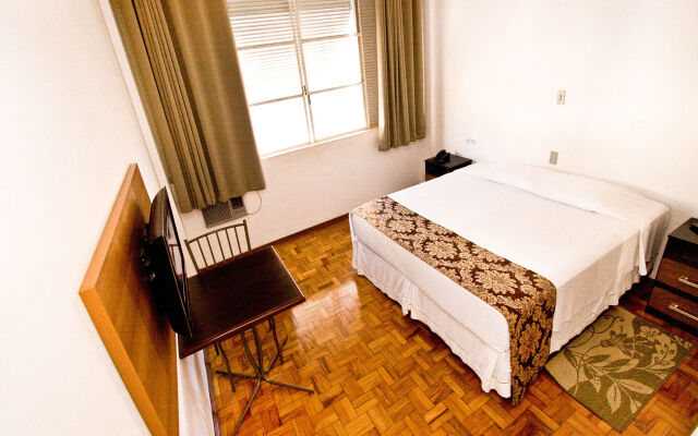 Turrance White Hotel