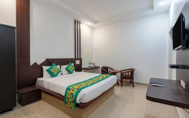 Treebo Royal Plaza,700 Mts From Promenade Beach