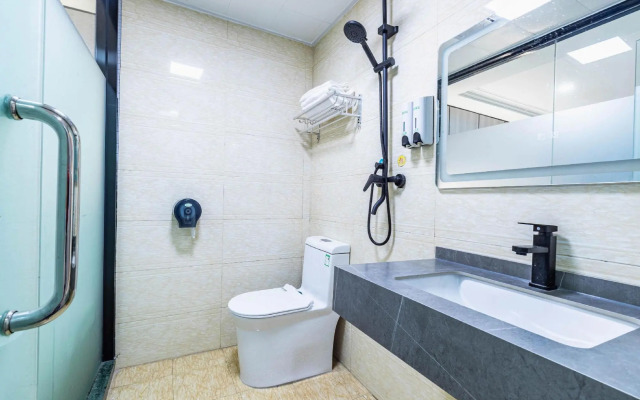 Yelin Hotel (Shenzhen Ailian Subway Station)