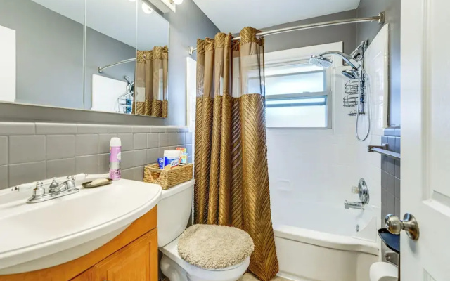 Game, Stay & Play: Family Home in Westland!