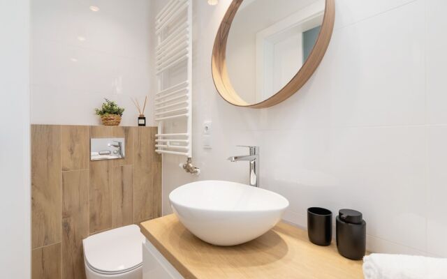Krakow Stylish Apartment by Renters