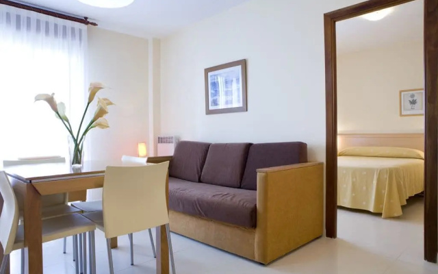 Los Arces de Isla Hotel & Apartamentos