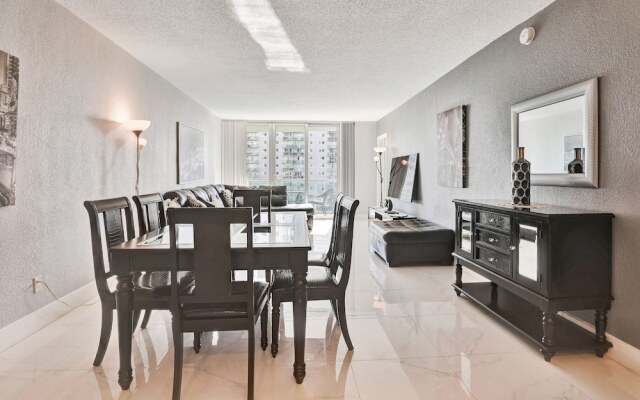 Destination Stays-Ocean View Condo Miami
