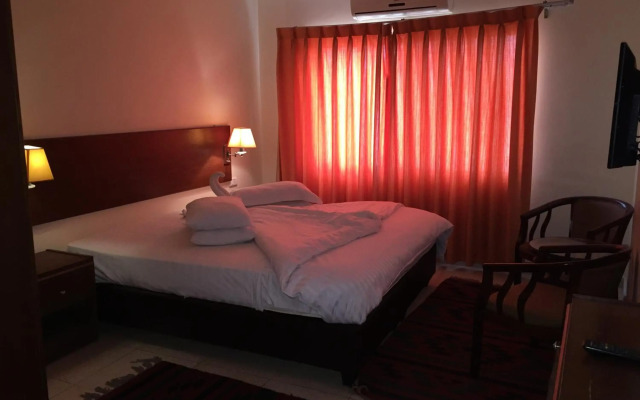 Zaina Plaza Hotel